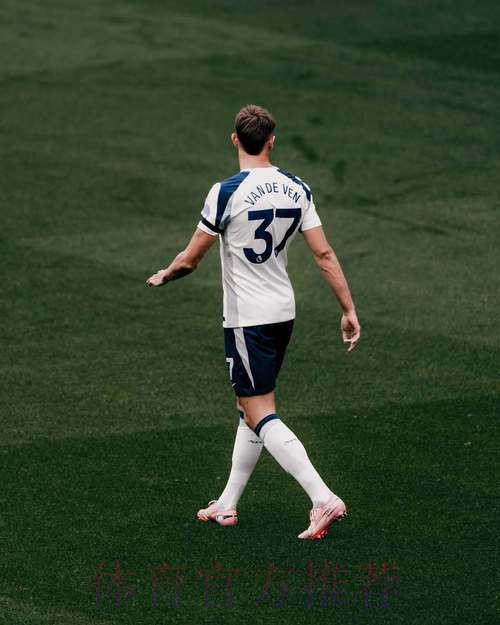 德天空：皇马后卫线变动或引发多米诺骨牌效应